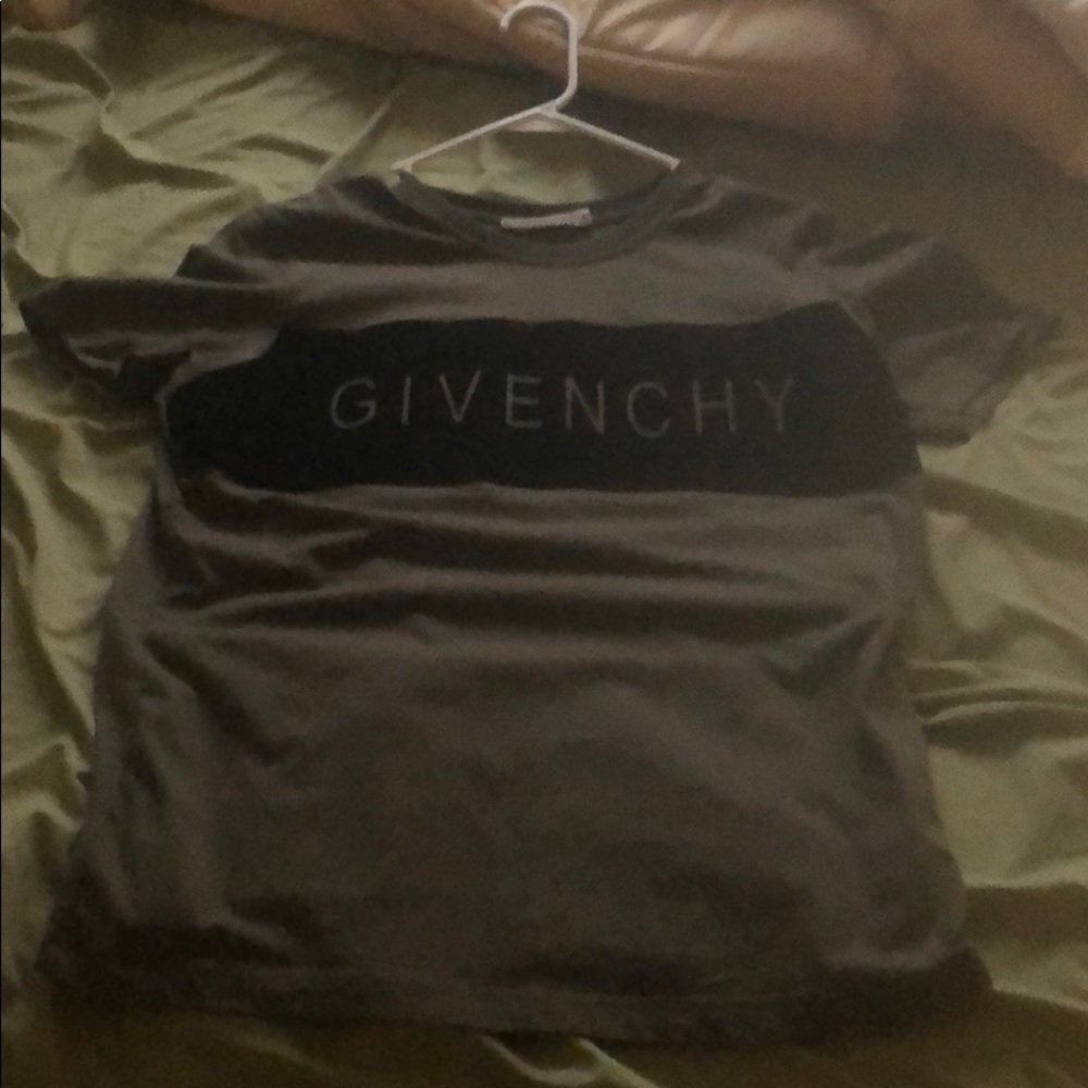 Givenchy t-shirt large  (dark green-black)